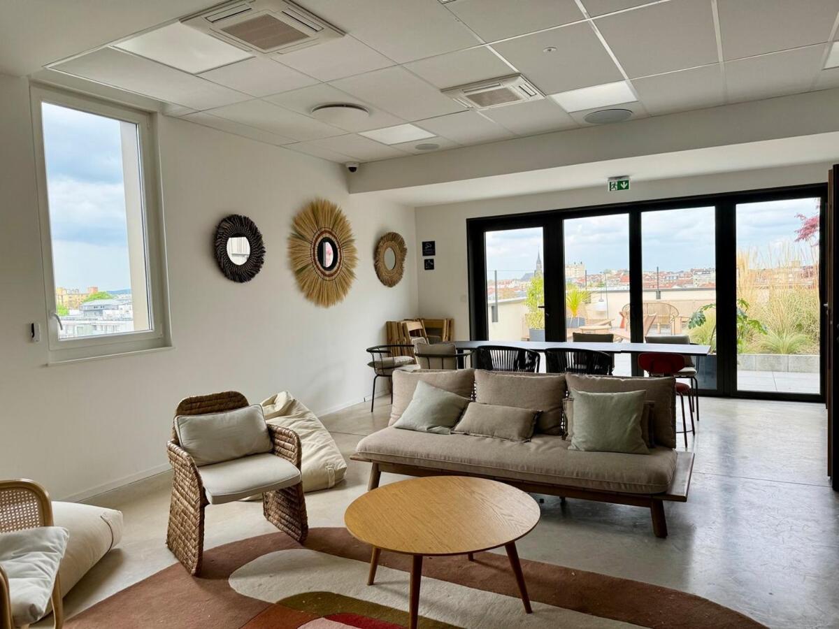 We Live Sharies - B302 Appartement